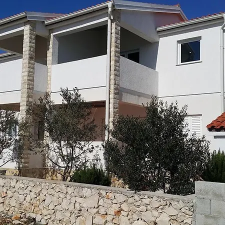 Apartment Natasa Vir