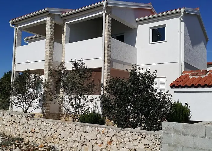 Appartement Natasa Vir